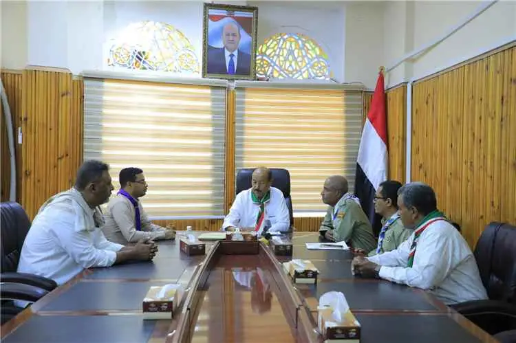 الوكيل بارباع يلتقي فريق رابطة رواد الكشافة اليمني...