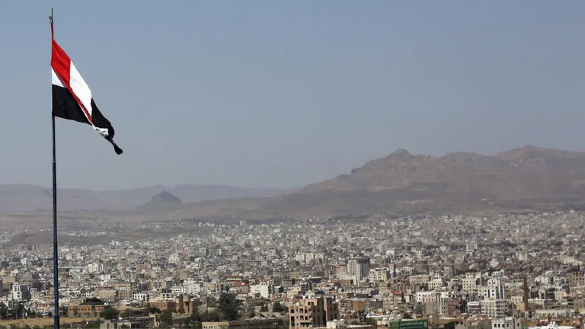 انفجار يهز صنعاء وسط تحليق للطيران وسط ترقب السكان