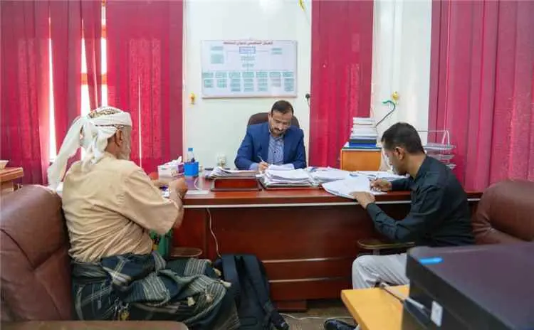 توقيع عقد إعادة تأهيل سكن الطالبات بمعهد ناشر العا...