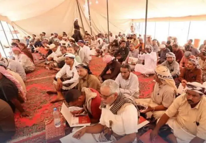 قوات الطوارئ اليمنية الشمالية تداهم اجتماعاً قبلياً لـ كندة بحضرموت