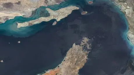 CNN: طهران ترسم قواعد "هرمز جديد" بصيغة إيرانية وت...