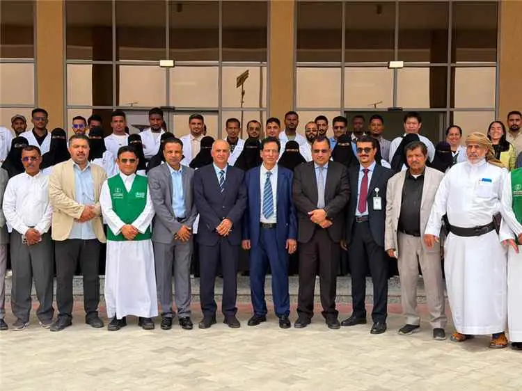محافظ المهرة ووزيرا الزراعة والمياه يطّلعون على ال...