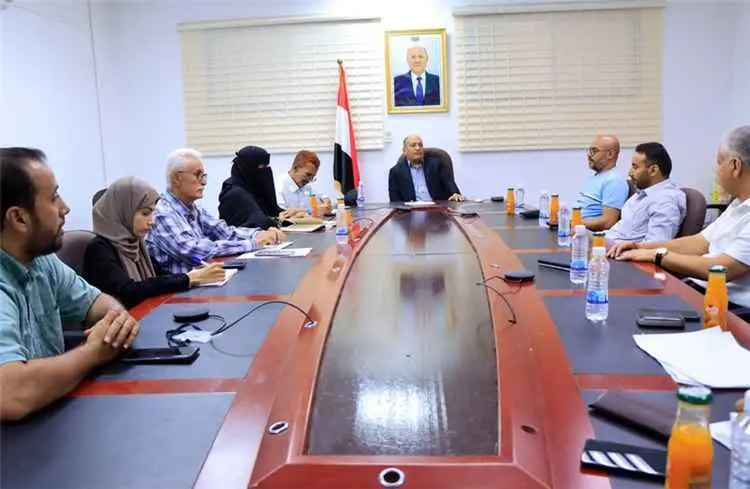 نائب وزير الصناعة والتجارة يناقش مع مصنّعي الدقيق...