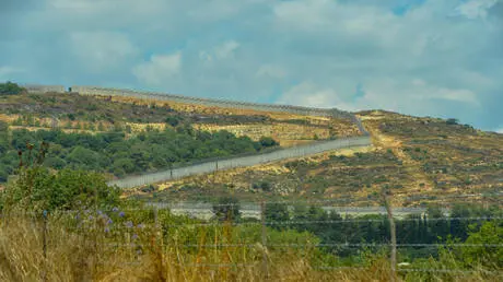 القبض على 10 إسرائيليات عبرن الحدود إلى لبنان