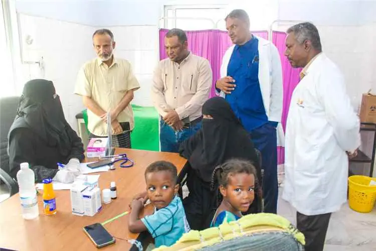 الجوهي يتفقد سير مشروع العيادات الطبية المجانية بالمركز الصحي ببـــــــروم