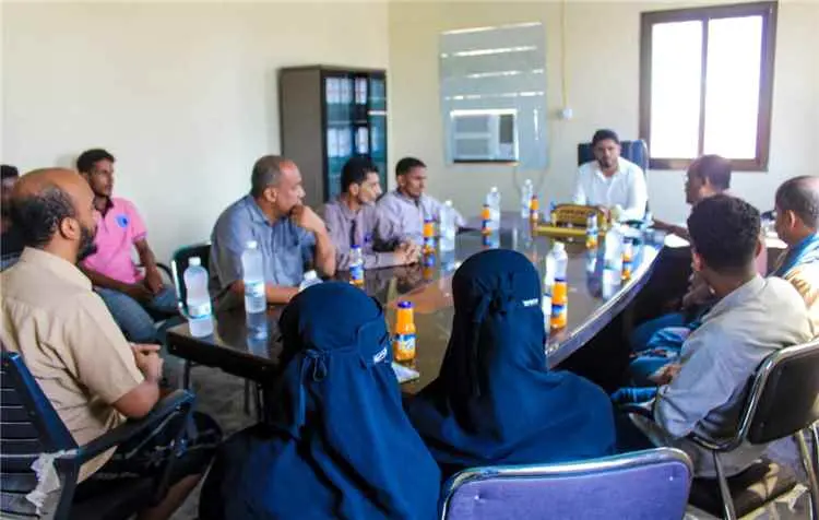 مدير الهيئة العامة للأراضي بساحل حضرموت يقوم بزيارة تفقدية لفرع الهيئة في بروم ميفع