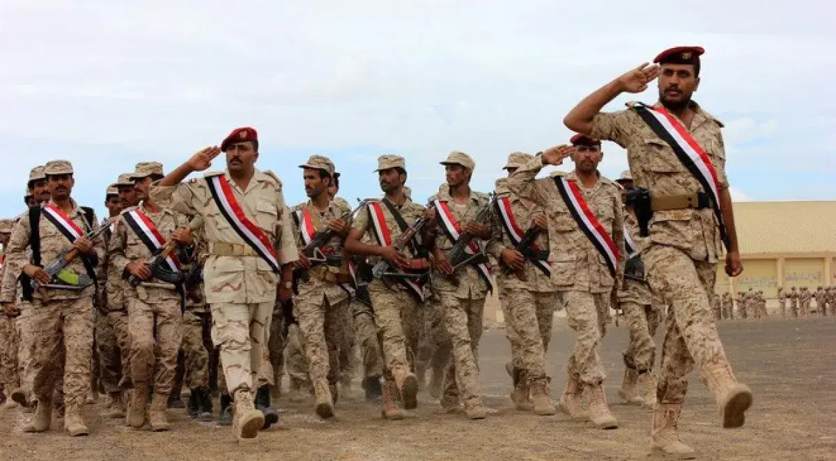 الآلية الجديدة لرواتب الجنود تتفاعل..  محور تعز يو...