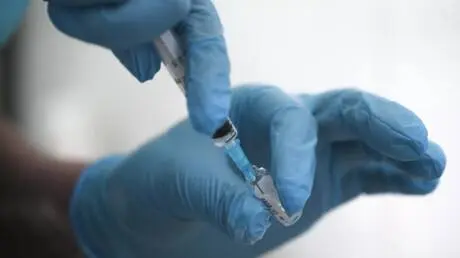 جهاز الأمن الروسي: اختبار لقاح أمريكي ينقل "الإيدز...