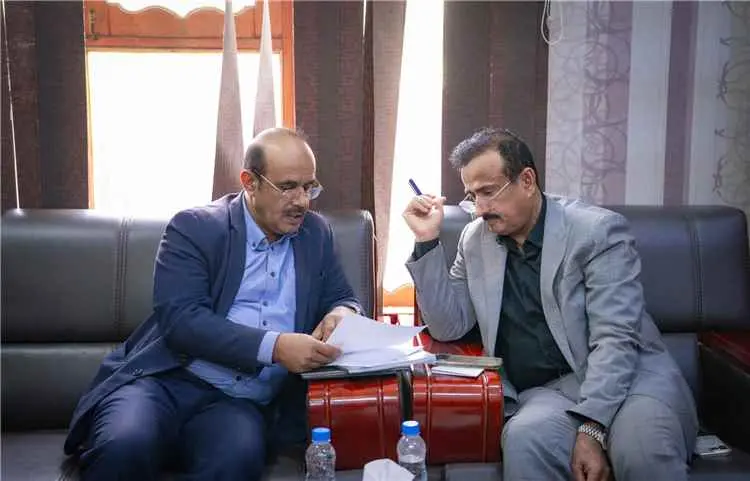 المحافظ بن الوزير يطلع على التقرير النصف سنوي للمشاريع المنفذة وقيد التنفيذ للعام 2026م.