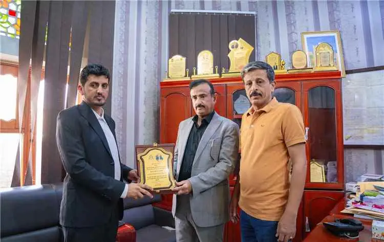 بن الوزير يشيد بإنجازات ملتقى طلاب شبوة في مصر ويؤ...