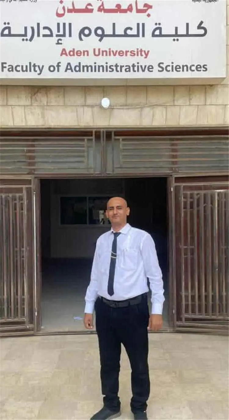 الباحث عبدالسلام سيف الدميني الداعري يناقش بنجاح ب...