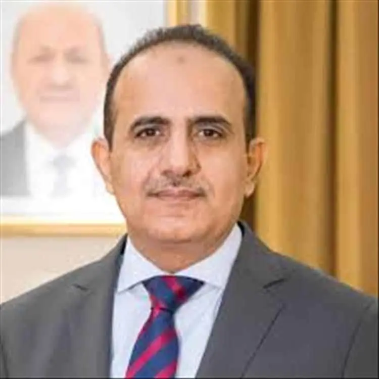 وزير الصحة يوجه برفع جاهزية المرافق الصحية في حضرموت ومأرب لإسعاف الجرحى ويُدين الهجوم الغادر على المواقع العسكرية