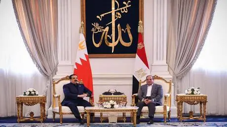 السيسي وملك البحرين يؤكدان أهمية وقف الحرب وتجنب ا...
