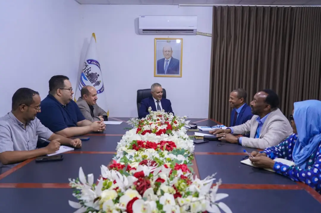 وزير الشؤون الاجتماعية والعمل يبحث مع برنامج الأغذ...
