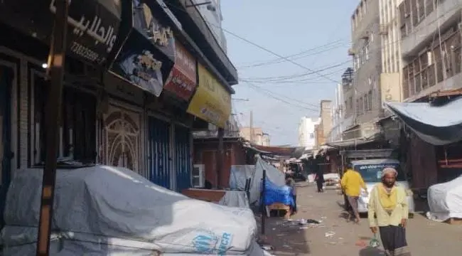 تجار وصيارفة خنفر يواصلون تنفيذ العصيان المدني لليوم الثالث على التوالي