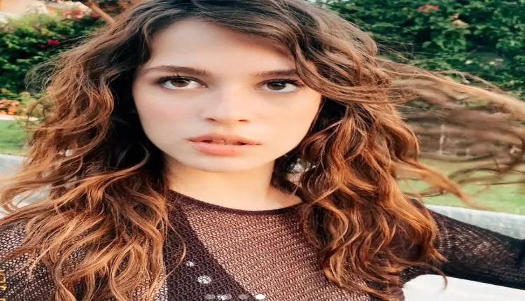من هي التركية هيلين إلفيرين بطلة مسلسل «ما زلت في...