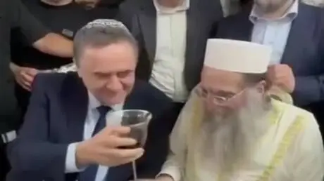 وزير الدفاع الإسرائيلي يغادر اجتماعا أمنيا لحضور ح...
