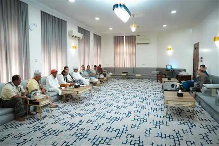 عضو مجلس القيادة الخنبشي يدعو المكونات المجتمعية ل...