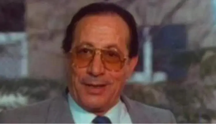 في ذكرى ميلاده.. أبو بكر عزت وأهم جائزة في مشواره...