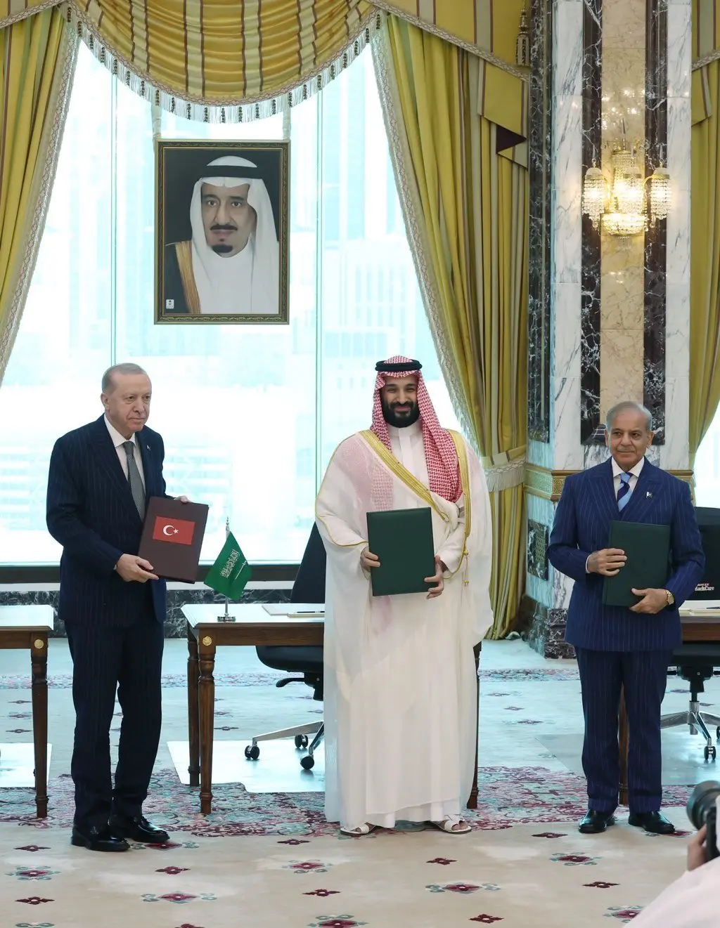 الأولوية للبيت الخليجي: تحذيرات إماراتية للسعودية من الاستثمار في تحالفات إقليمية تفتقر للمصداقية وقدرة مواجهة الأخطار