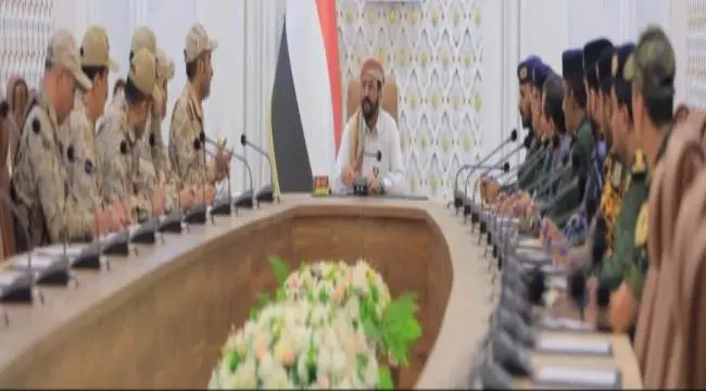 عضو مجلس القيادة العرادة يترأس اجتماعاً للجنة الأمنية العسكرية بمأرب
