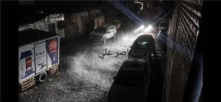 عاجل بالفيديو.. هطول أمطار على أجزاء واسعة بعدن