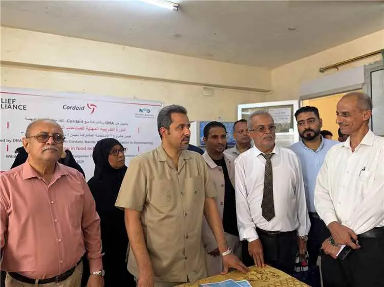 محافظ لحج مراد الحالمي يدشِّن دورات مهنية وتلمذة ص...