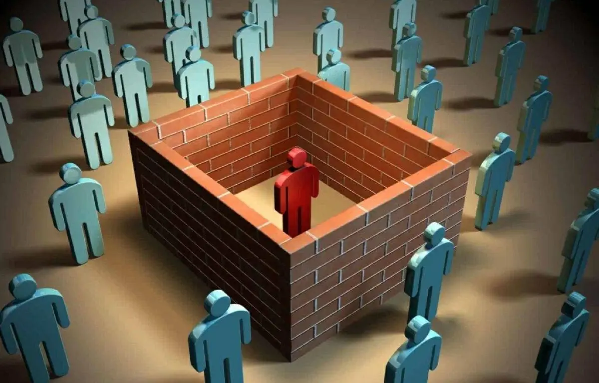 الوحدة تضر بالصحة النفسية أكثر من العزلة الاجتماعي...