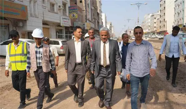 رئيس صندوق صيانة الطرق يتفقد مشروع خط التقنية–إنما...