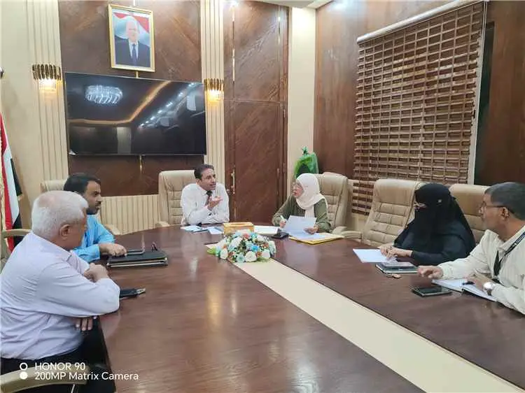 اللجنة الفنية للطوارئ تعقد اجتماعها الأول وتقر آليات لتفعيل غرف العمليات بالمحافظات