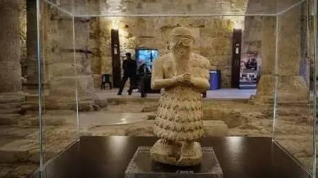 سوريا تستعيد 23 قطعة أثرية من فرنسا بعد عودة العلا...