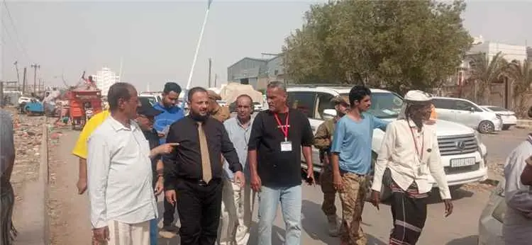 مدير المنصورة يتابع ميدانياً تهيئة طريق البيرق – ك...