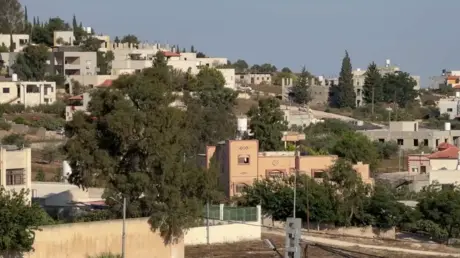 الجيش الإسرائيلي يفجر منزل فلسطيني قتل خلال اشتباك...