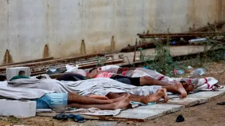 نحو 10 آلاف مهاجر لا يزالون في سبتة بعد دخولهم من...