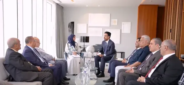 وزيرة الخارجية تبحث مع هيئة التشاور والأحزاب تعزيز...