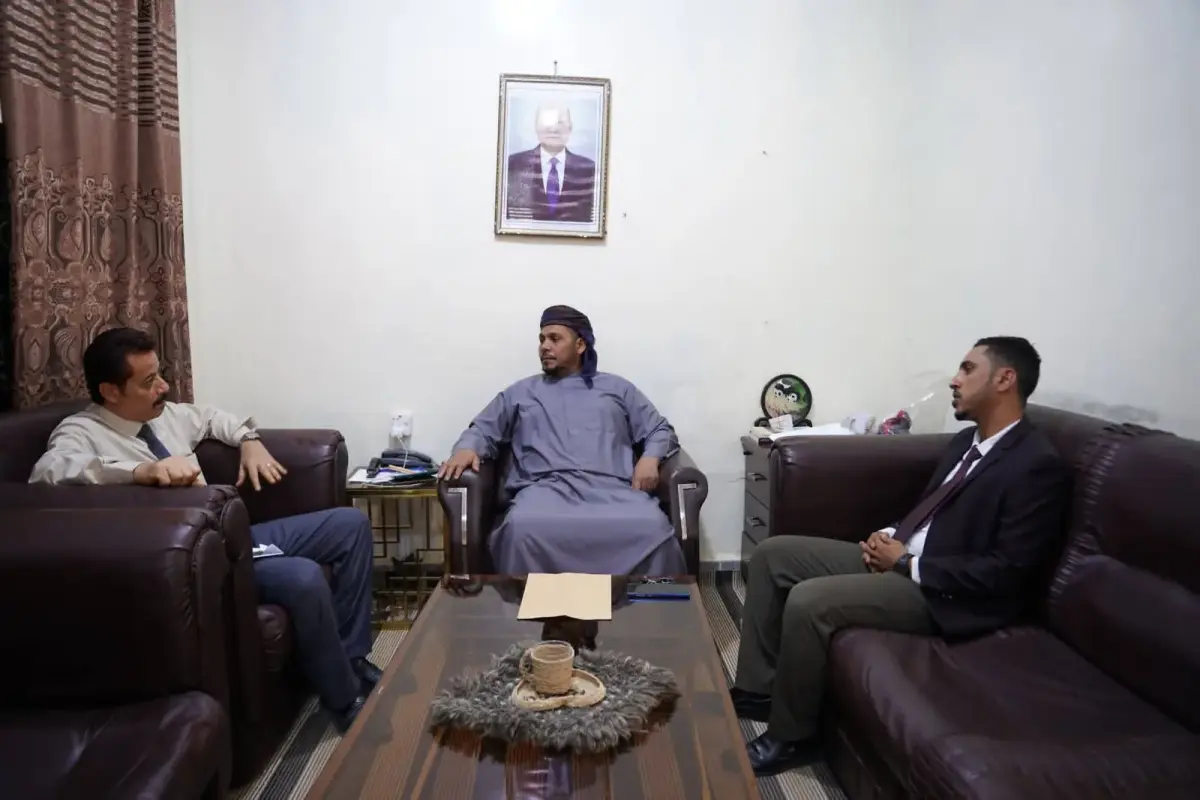 محافظ سقطرى يناقش الاستعدادات للعام الدراسي الجديد...