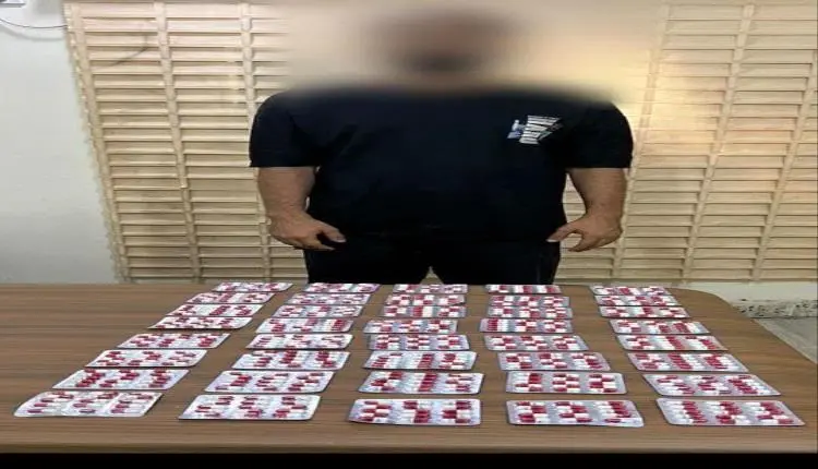 أمن عدن: الإطاحة بمتهم بحوزته 40 شريطاً من حبوب "ا...