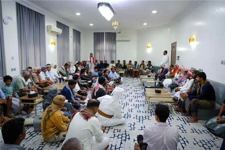 لتذويب الجليد وتوحيد الصف.. المحافظ الخنبشي يلتقي...