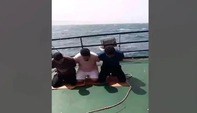انقطع الاتصال معهم.. مصير غامض لـ 8 بحارة مصريين ا...