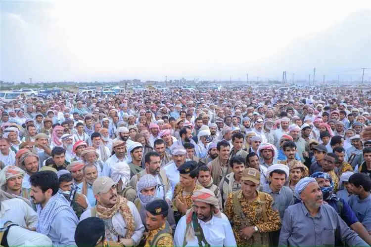 عضو مجلس القيادة العرادة يشارك في تشييع الشيخ ربيش...