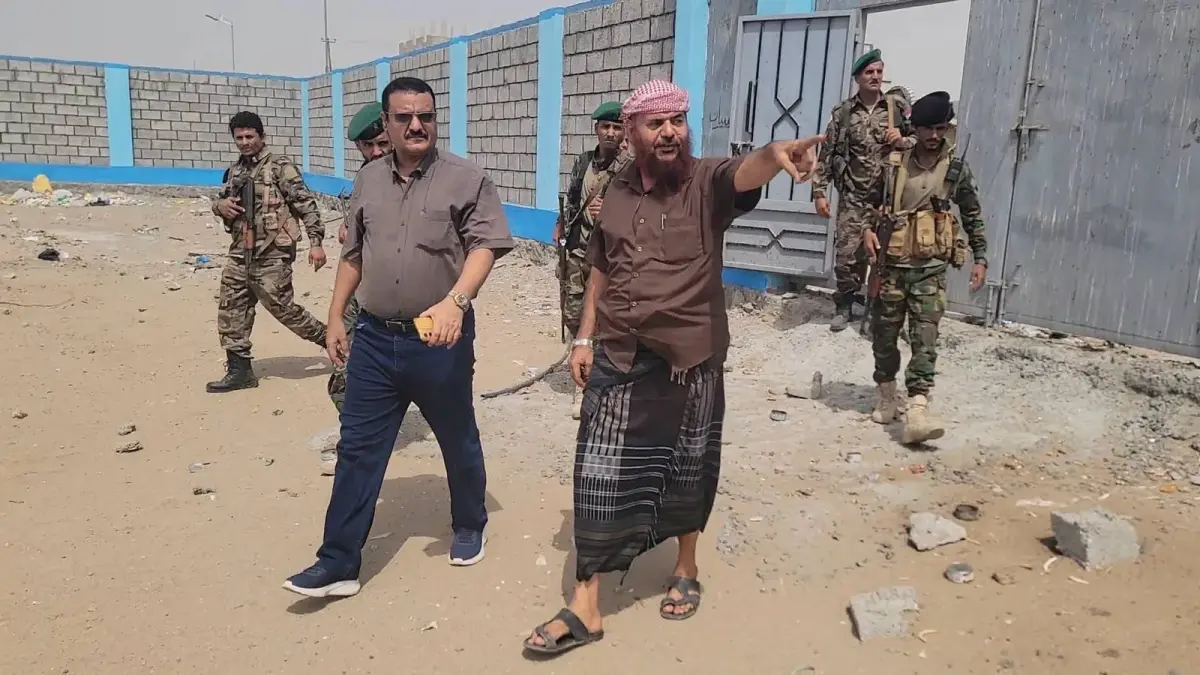 مدير عام البريقة يوجه بإنشاء حديقة عامة في منطقة ب...