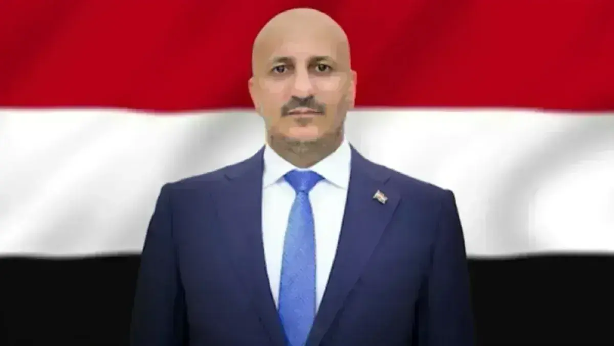 طارق صالح يعزي بوفاة البرلماني محمد مهدي الكويتي