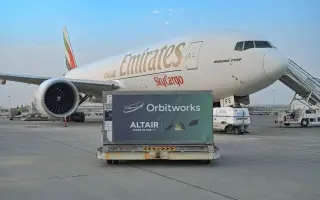 الإمارات للشحن الجوي تنقل بنجاح القمر الصناعي"ألتي...