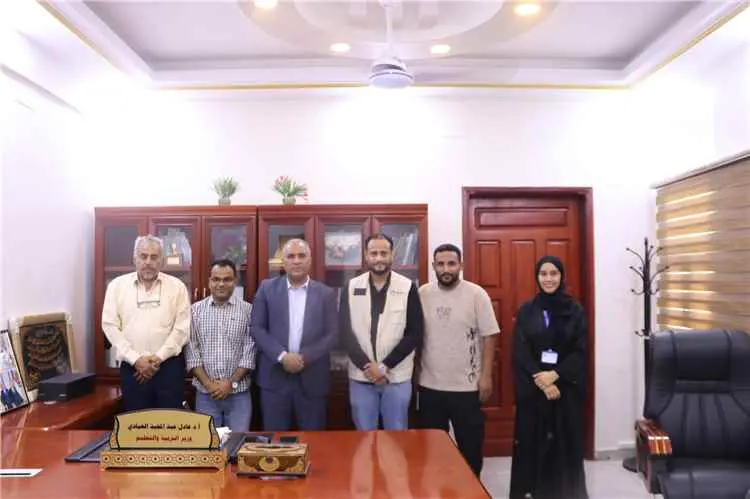 وزير التربية العبادي يبحث مع منظمة هاند كاب الدولي...