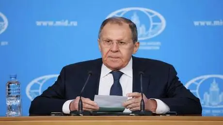 لافروف يكشف عن "صفة خفية" يجب أن يتحلى بها الدبلوم...