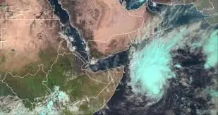 تقلبات جوية محفوفة بالمخاطر تُعيد الأرصاد اليمنية...