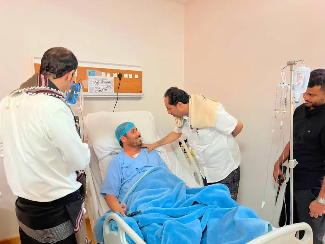 وزير الشباب والرياضة يطمئن على صحة الوكيل المساعد...