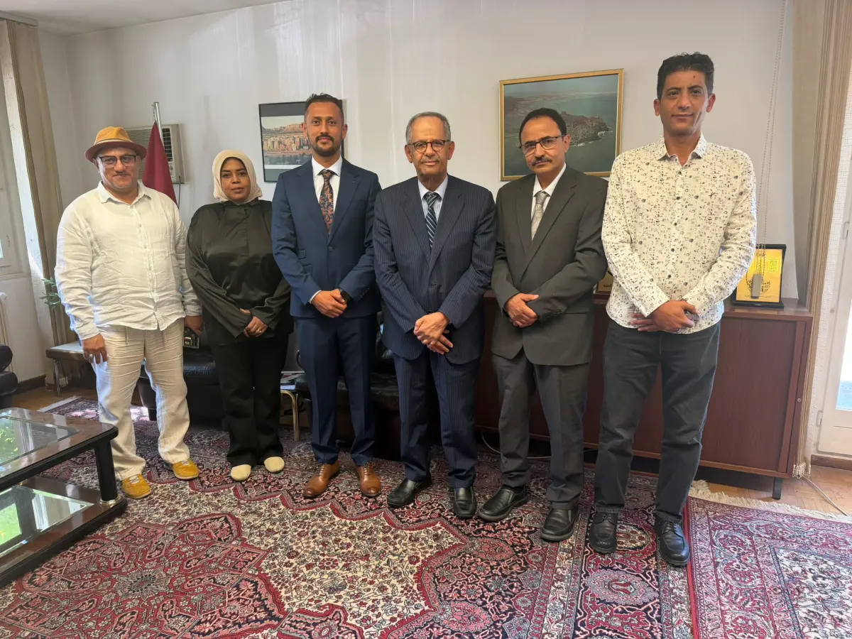 السفير مجور يلتقي الهيئة الإدارية الجديدة للجالية...