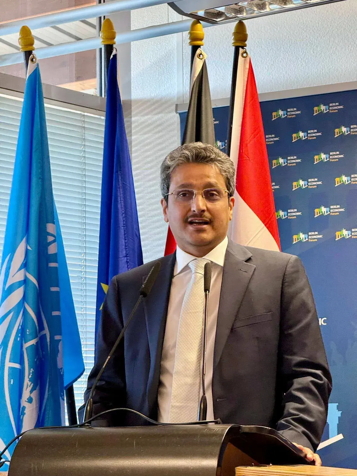 الوزير مطيع دماج يؤكد ان الحوثيون يستهدفون كل اليم...