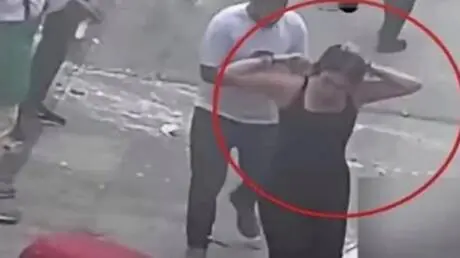 "بطلة أرابيلا".. فتاة تشعل مواقع التواصل بشجاعتها...